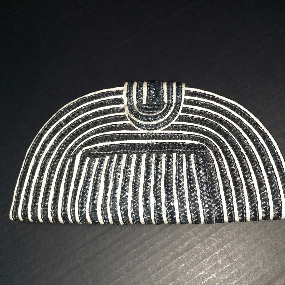 Sun and sand straw clutch purse